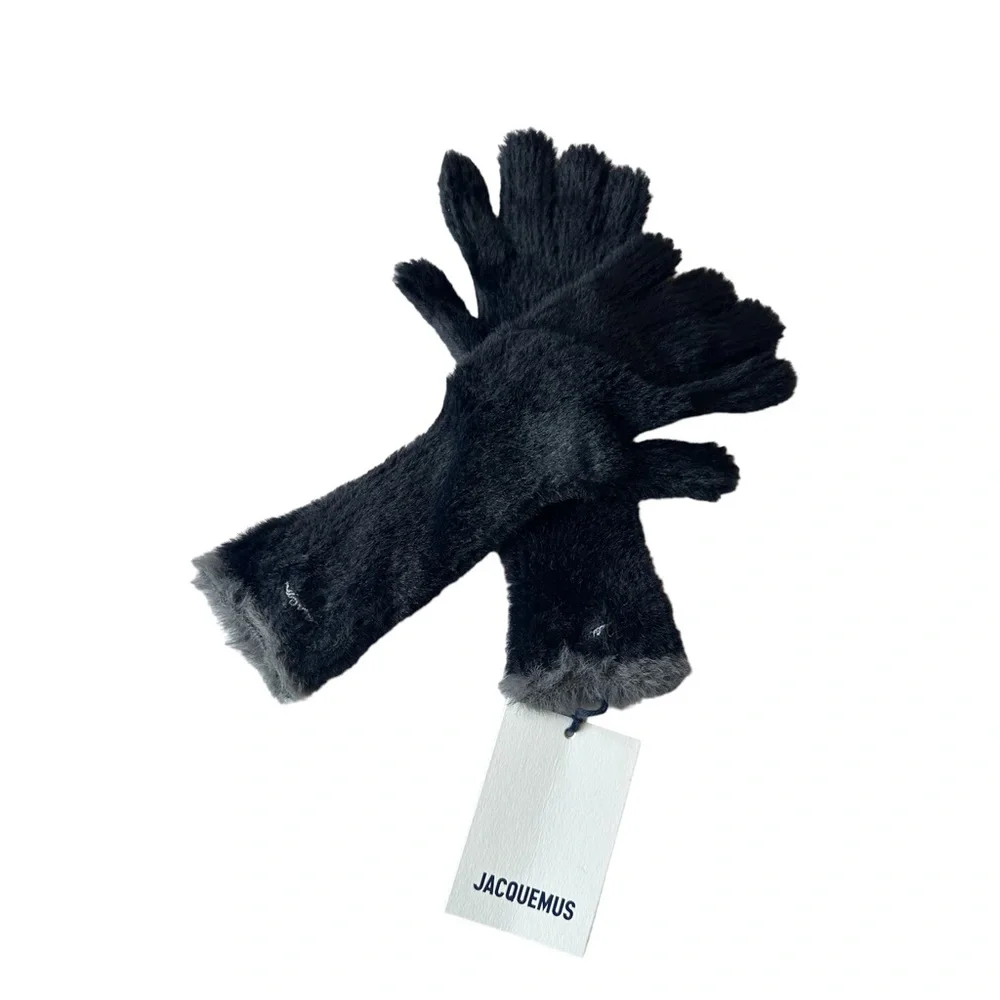 Jacquemus LES NEVE FLUFFY LOGO-EMBROIDERED GLOVES IN BLACK NWT